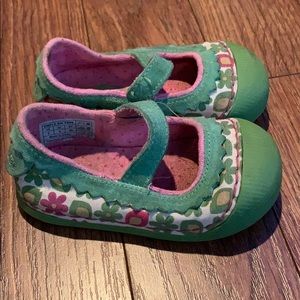 Simple flower Mary Janes